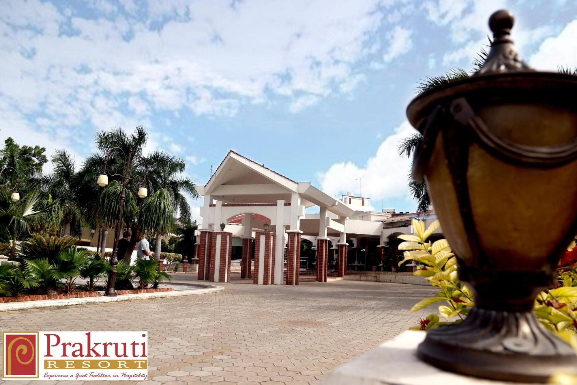 Prakruti Resort Vadodara Buitenkant foto