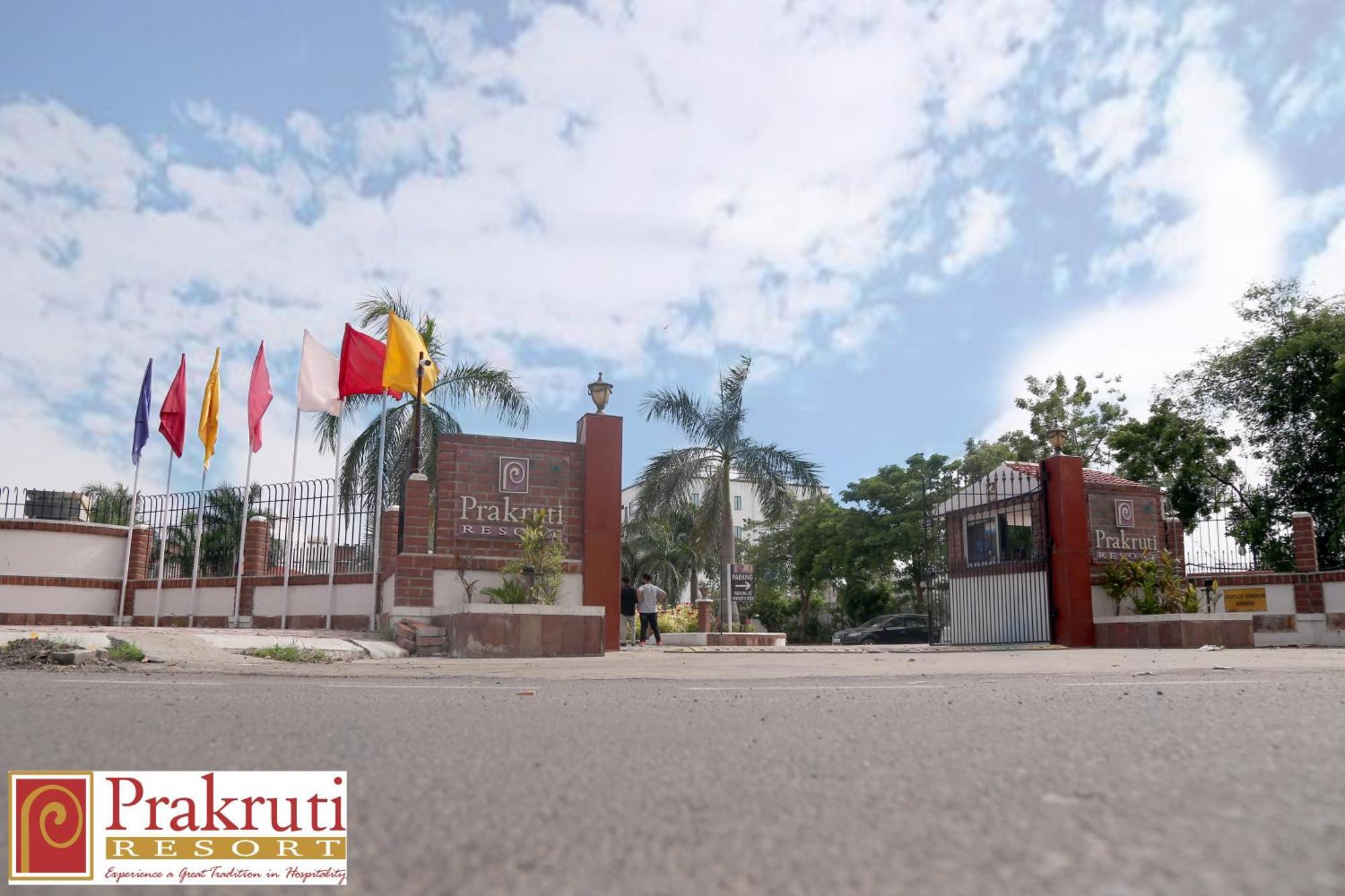 Prakruti Resort Vadodara Buitenkant foto