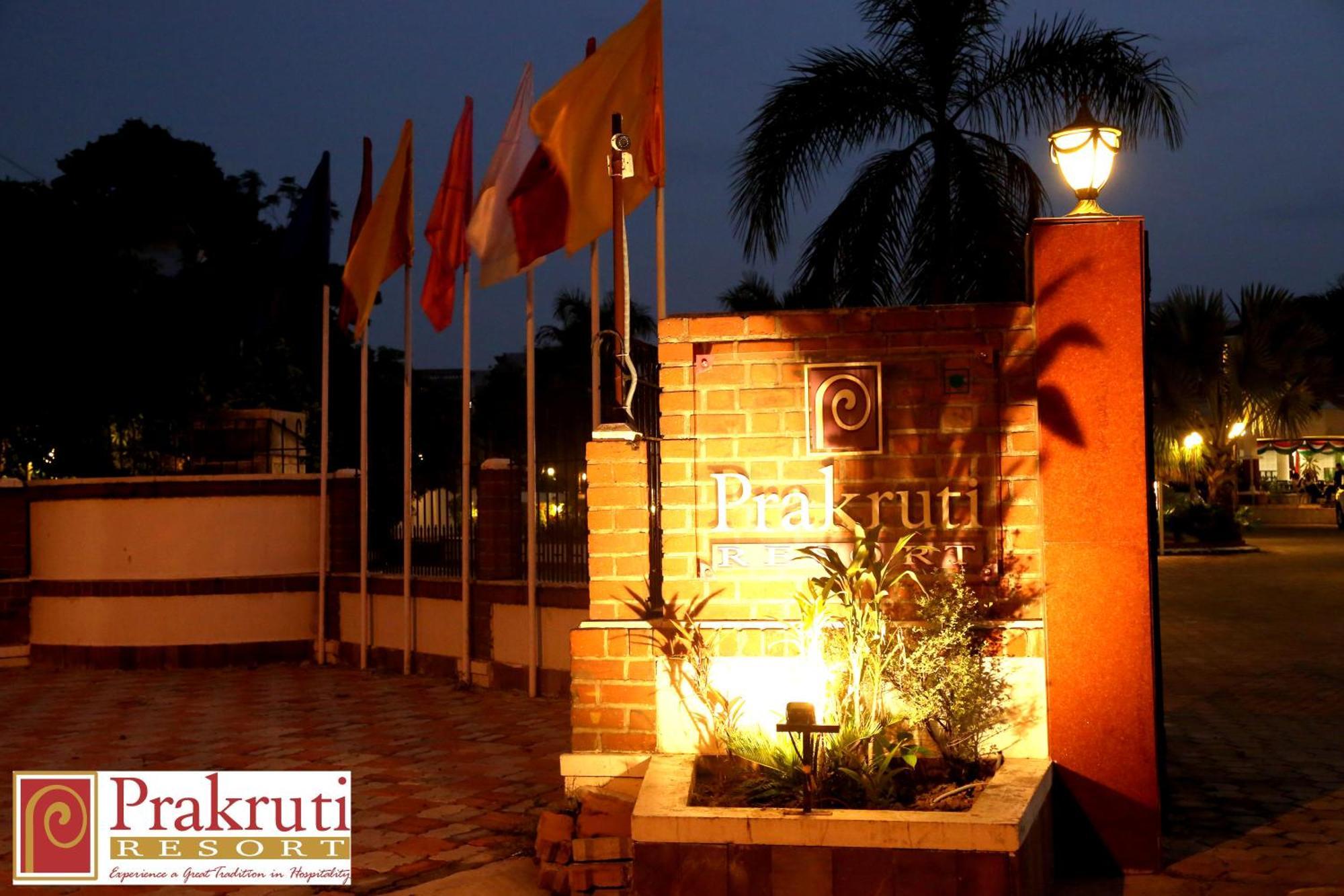 Prakruti Resort Vadodara Buitenkant foto