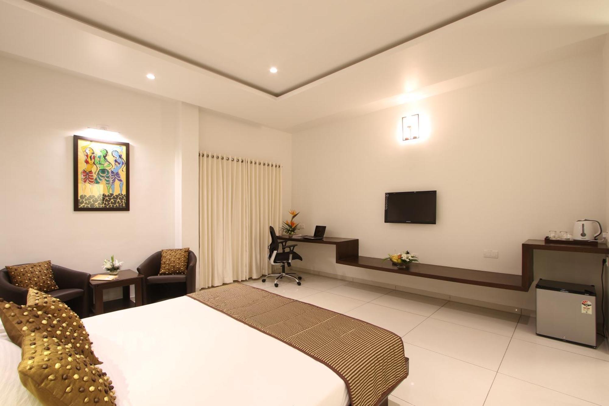 Prakruti Resort Vadodara Buitenkant foto