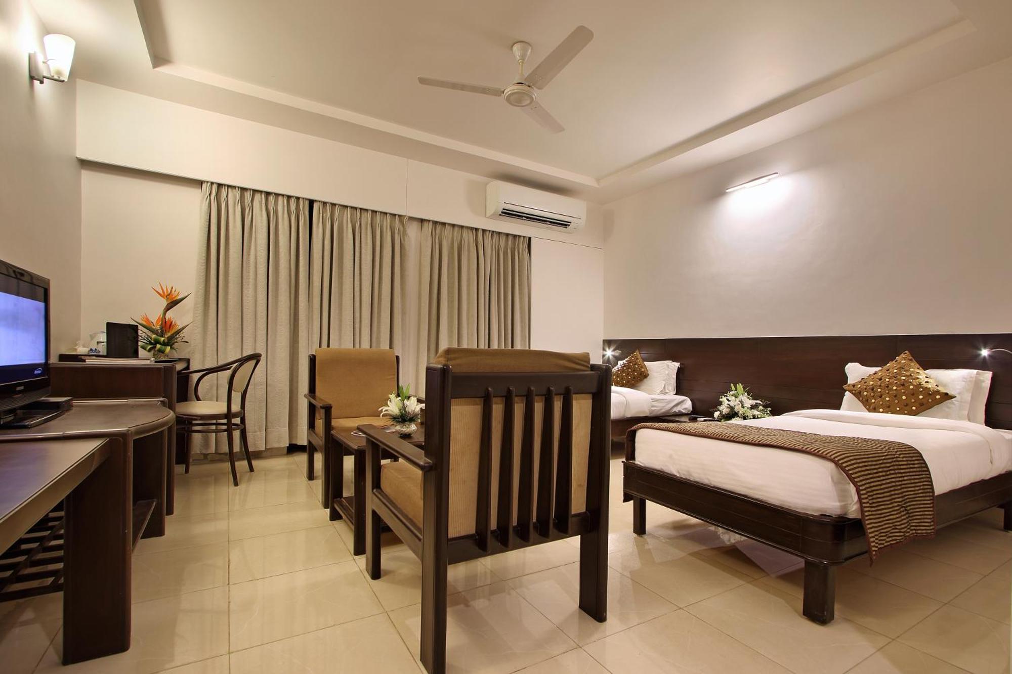Prakruti Resort Vadodara Buitenkant foto