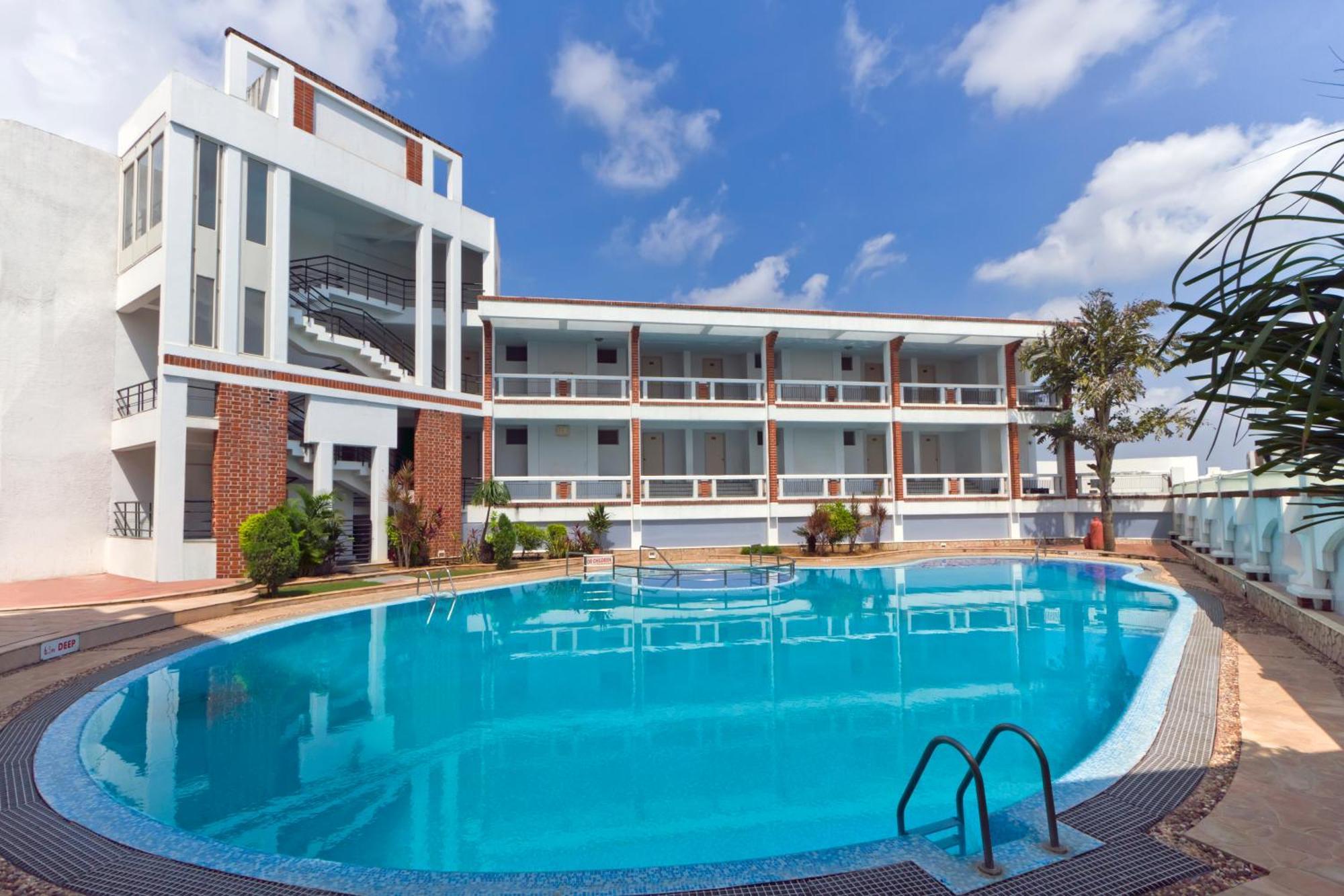 Prakruti Resort Vadodara Buitenkant foto