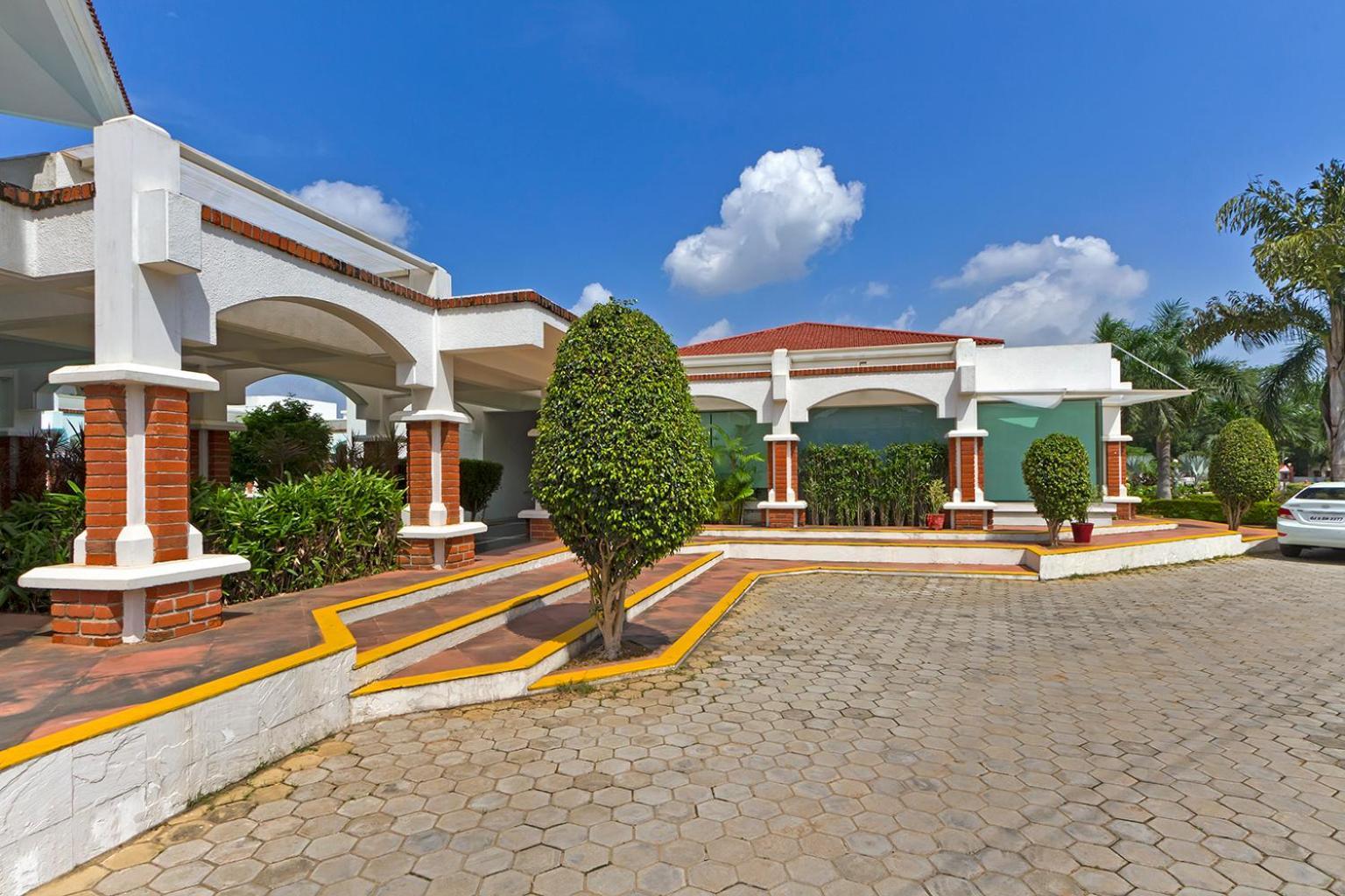 Prakruti Resort Vadodara Buitenkant foto